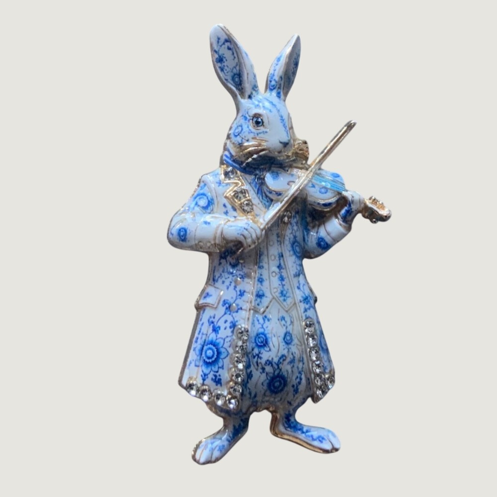Vintage Style Blue White Chinoiserie Rabbit Violinist Brooch Rhinestone Enamel